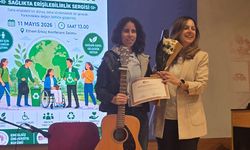 Zeynep engelleri aştı! Okul birincisi oldu