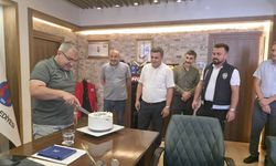 Başkan Ünlü'ye doğum günü sürprizi