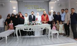 Başkan Muhsin Dere genç çiftin nikahını kıydı