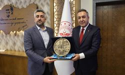 Muhsin Dere’den Başhekim Gömeç’e ziyaret
