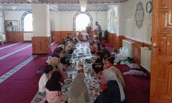 Kur’an kursu öğrencileri kahvaltıda buluştu