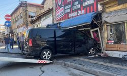Park halindeki araçları biçti, sonra iş yerine daldı