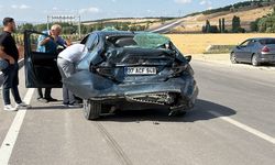 Çorum'da tır ile çarpışan otomobil kullanılmaz hale geldi