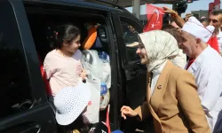 Bakan Göktaş gurbetçileri sınırda karşıladı: 'Onlar bizim gurur kaynağımız'