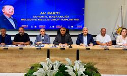 AK Parti’de belediye meclisi öncesi grup toplantısı