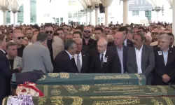CHP'de tüm gözlerin çevrildiği karşılaşma: Cenaze töreninde dikkat çeken tokalaşma