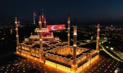 Diyanet'ten 15 Temmuz açıklaması: 81 ildeki camilerde ışıklar hiç sönmeyecek