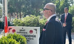 Emekli Korgeneral Zekai Aksakallı, Şehit Ömer Halisdemir’in kabrini ziyaret etti
