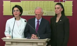 Partiyi şekillendiren isimlerden biriydi: Önder Sav kendi sorumluluğuna değinmeden istifa etti