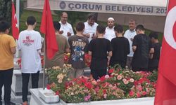Koruma altındaki çocuklar şehitlerimizi andı