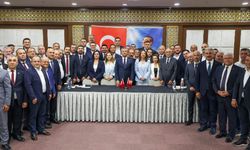 Dinçer Solmaz 3 ilçe başkanıyla birlikte Özgür Özel'e destek mesajı verdi