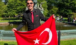 Çorumlu Emre Şahin Kanada’da Türk Bayrağını Dalgalandırdı