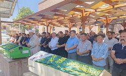 Kazada can veren anne ve kızı  son yolculuğuna uğurlandı