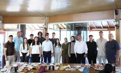 YKS’de ilk 30 bine giren  öğrenciler ödüllendirildi