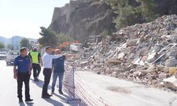 Osmancık Kalesi çevresinde yıkım çalışmaları sürüyor