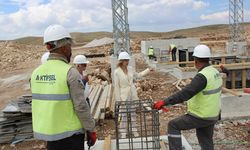Kaymakam Nayman’dan Konaç Köyü'ndeki DGES santraline ziyaret