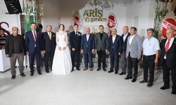 Vali Çalgan ve Başkan Dere, Aydoğmuş ailesinin düğününe katıldı