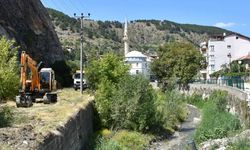 Akçay’da 1.500 metrelik taşkın koruma çalışması sürüyor