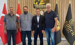 Yılmaz Kaya, iş insanları ve birlik üyelerini ağırladı