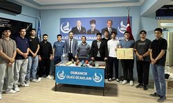 Osmancık’ta gençler ebru sanatıyla buluştu
