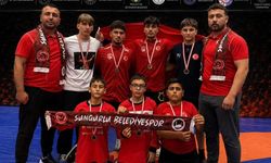 Belediyespor güreşçileri 7 madalyayla döndü