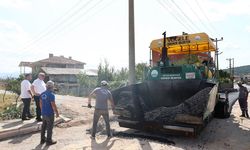 Asfalt çalışmalarını inceledi: Çalışmalar hakkında bilgi aldı