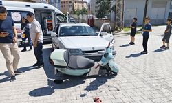 Çorum'da otomobille çarpışan motosikletin sürücüsü yaralandı