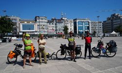 Karadeniz'i bisikletle keşfettiler! Türkiye'den ayrılırken öyle bir şey söylediler ki