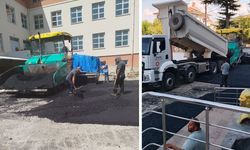 İMKB Mesleki ve Anadolu Lisesi bahçesine sıcak asfalt