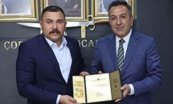 Başkan Dere’den Ülkü Ocakları Çorum İl Başkanlığına ziyaret