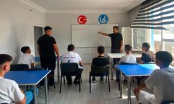 Ülkü Ocakları’ndan öğrencilere protokol kuralları eğitimi