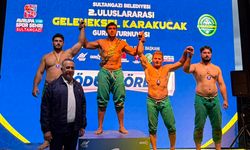 Osmancıklı Efe Anıl Al rakiplerini yenip, başpehlivan oldu