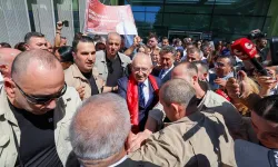 CHP Genel Başkanı Kemal Kılıçdaroğlu, İzmir’de coşkuyla karşılandı