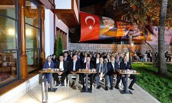 Vali Çalgan kahramanlık temalı şiir gecesinde şiir seslendirdi