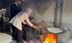 Milletvekili Sungurlu'da kadınlarla ekmek yaptı