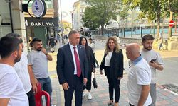 Yeni Parti heyeti Albayrak Caddesi’nde esnafla buluştu