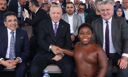 Cumhurbaşkanı Erdoğan’la sohbet eden Tanzanyalı güreşçi Çorum’da konuştu