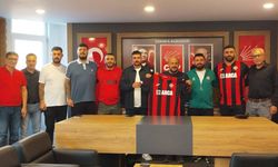 Çorum FK taraftar gruplarından CHP Çorum İl Başkanlığı’na ziyaret