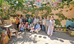 Çorum’dan Malatya’ya kültür turu: Çorumlu grup Darende’deki sanat evini gezdi