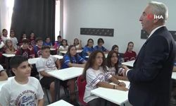 Görenler şaşkınlığını gizleyemiyor: Aynı okulda 27 çift ikiz öğrenci eğitim görüyor
