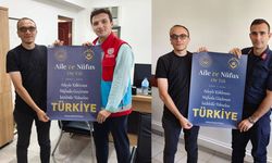 İskilip’te aile ve nüfus farkındalığı için kamu kurumlarına afiş dağıtıldı