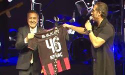 Arca Çorum FK forması hediye edildi! Kıraç’ın yorumu ne oldu