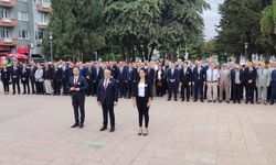 Çorum’da İlköğretim Haftası Atatürk Anıtı’na çelenk sunumuyla kutlandı
