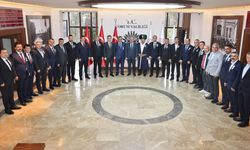 Yılın Ahisi  ve esnaf temsilcilerinden Vali Çalgan’a ziyaret