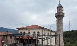 Oğuzlar Çarşı Camii’ne koruyucu çatı yapılıyor