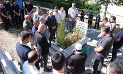 Prof. Dr. Arif Ersoy kabri başında anıldı