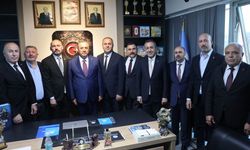 Vahit Kayrıcı ve Muhsin Dere gençlerle bir araya geldi