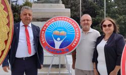 Eğitim-İş’ten Atatürk Anıtı’na çelenk