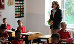 İlk Ders Zili Çaldı! Kaymakam Tokur ve Başkan Çetinkaya Öğrencilerin Heyecanına Ortak Oldu