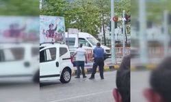 Yolda gördüğü husumetlisini sokak ortasında vurma anı kameraya yansıdı